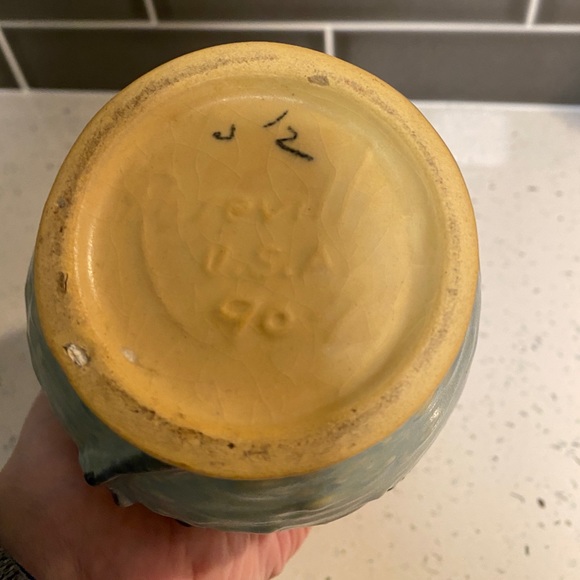 Vintage Roseville Pottery 90-7 Blue Magnolia Double Handled Vase - EUC! - Picture 6 of 10